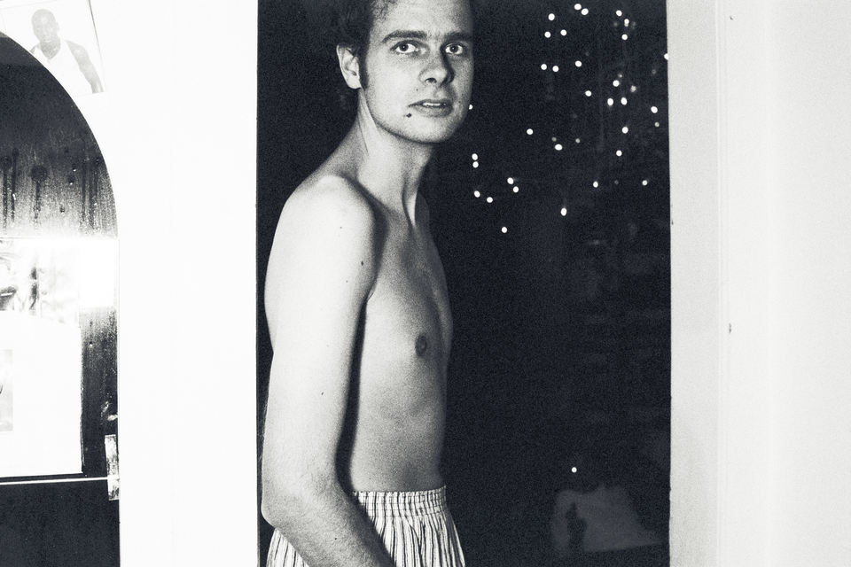 With Flash and Lights - ID 011531