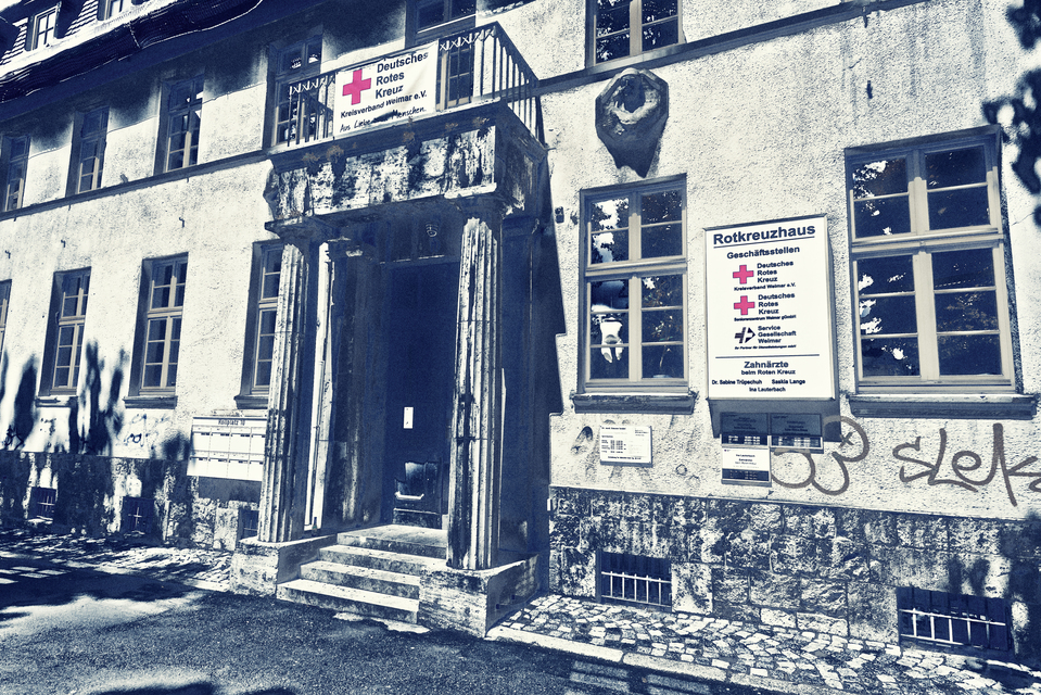 Red Cross Hause - ID 011775