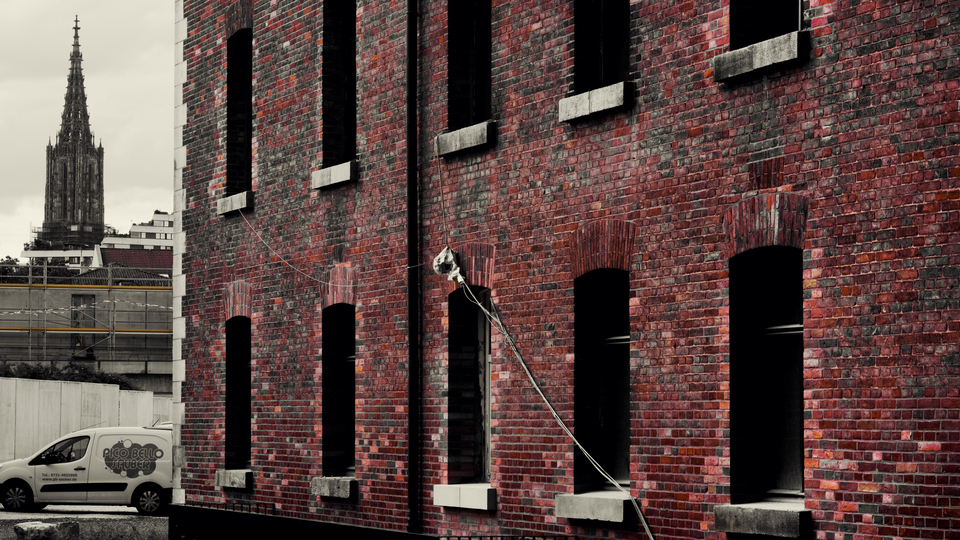 Behind the Corner - ID 011833