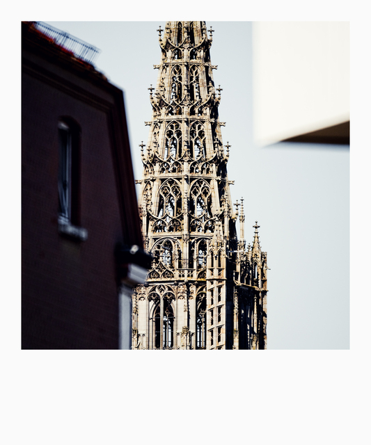 Minster Between - ID 011843