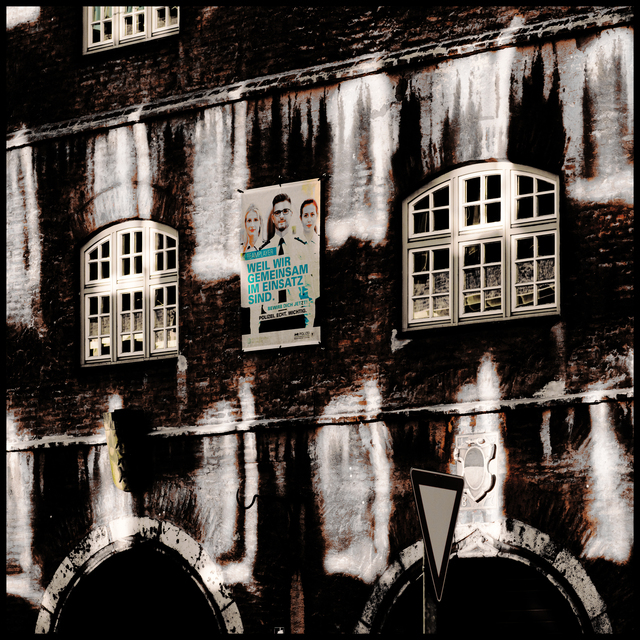 Refexions on Neuer Bau II - ID 011952