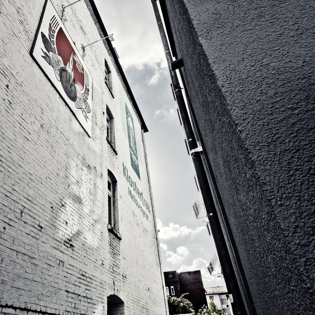 Between Houses I - ID 012126