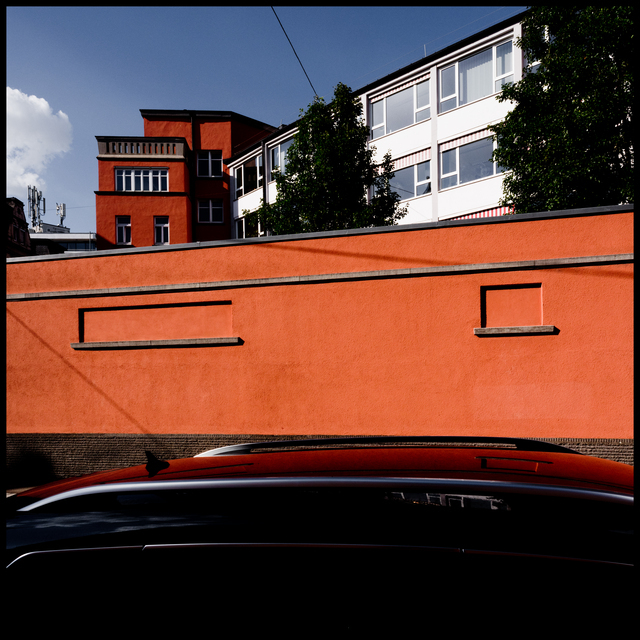 Orange Shadow Play IV - ID 012131