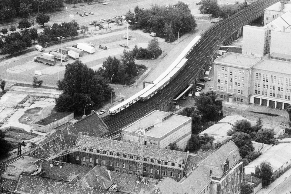 Television Tower II - ID 012198