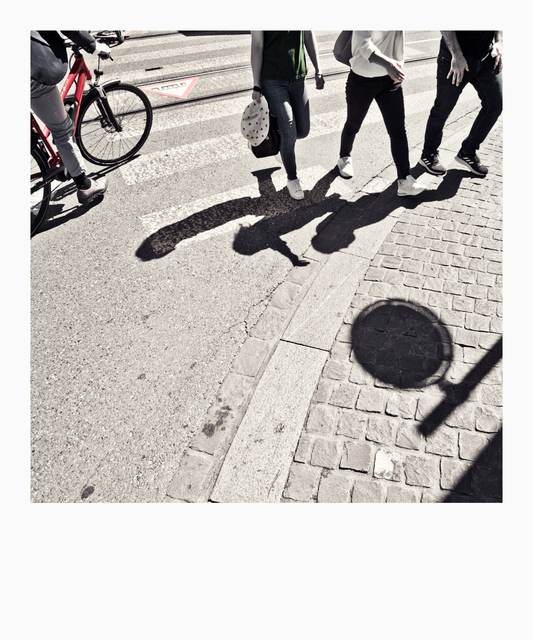 Zurich Shadow Play I - ID 012267