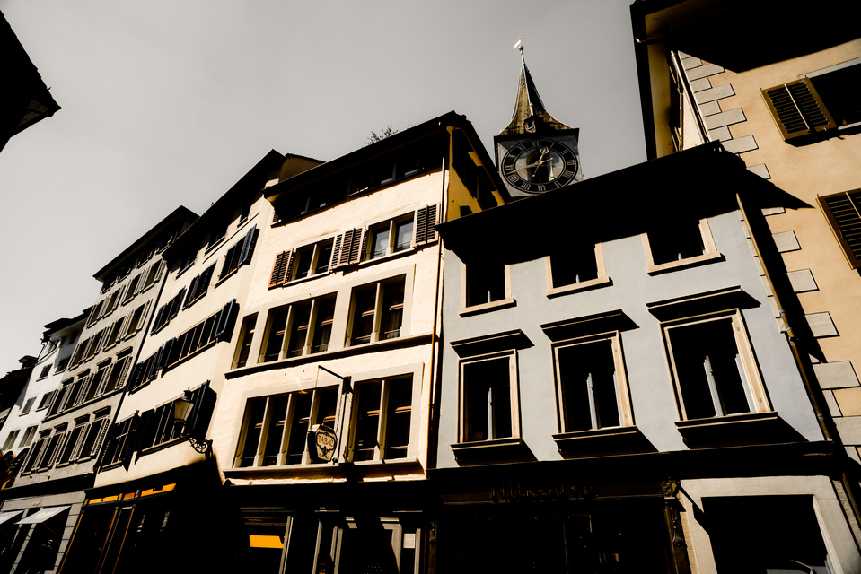 St. Peter Looking over It - ID 012276