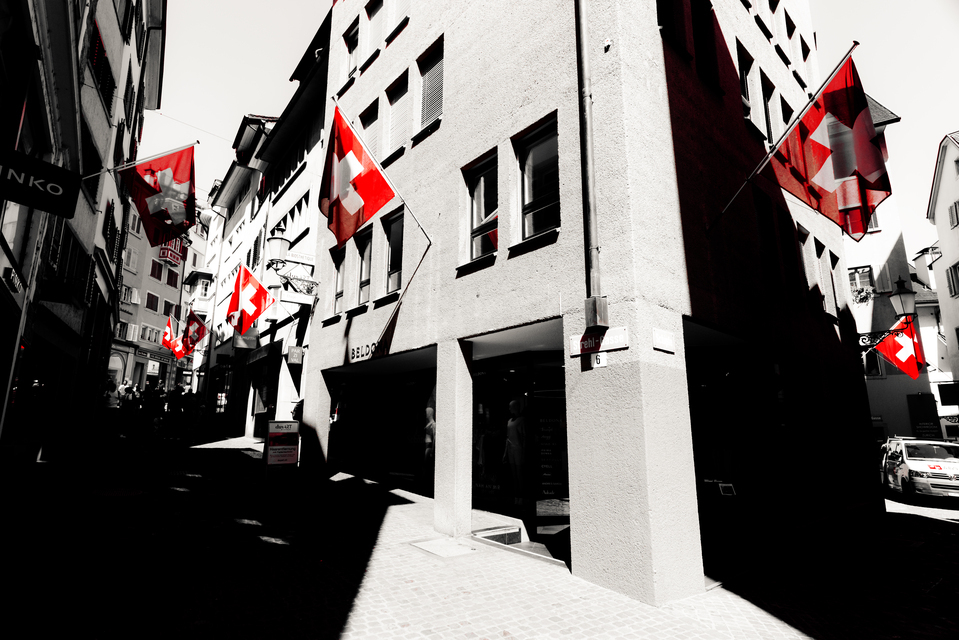 Red Banners - ID 012277