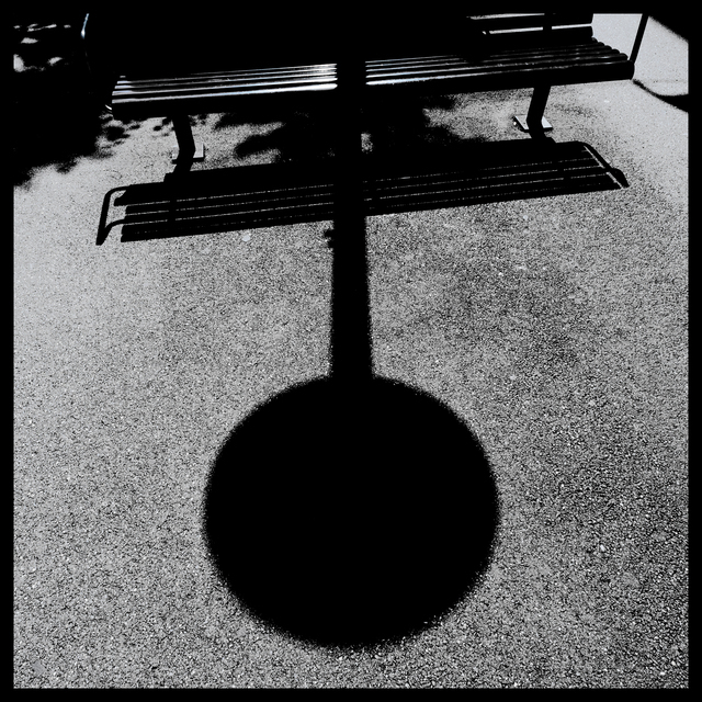 Shadows in the Bahnhofstrasse III - ID 012303