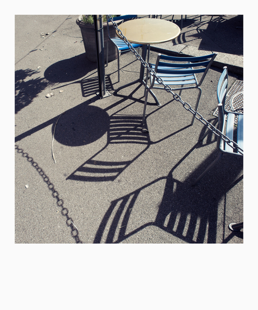 Chain Tables Chairs I - ID 012444