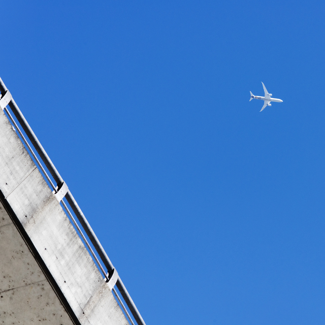 Plane and Concrete - ID 012480