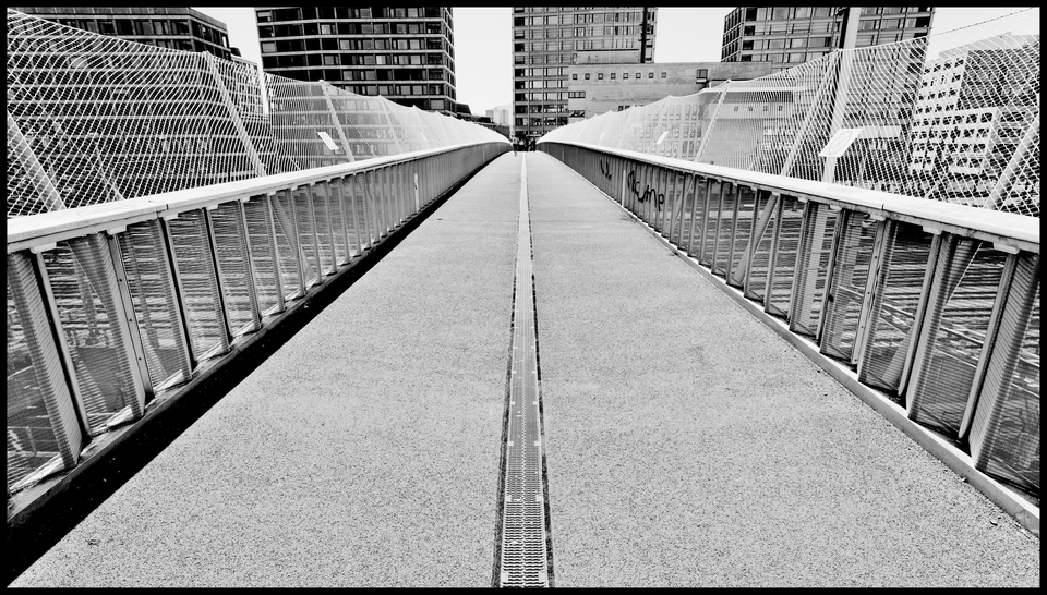 Train Station Bridge I - ID 012531