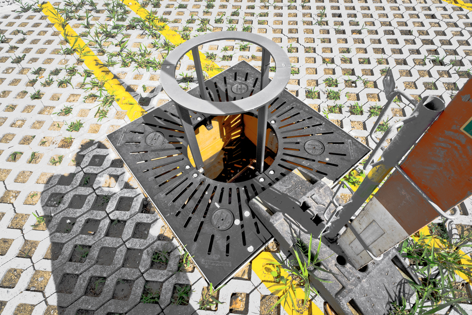 Next to the Street IV - ID 012607