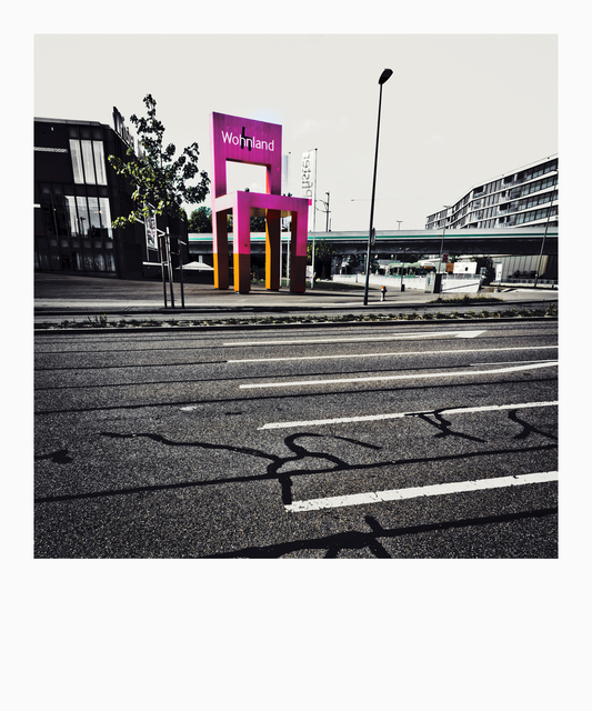 Wohnland next to the Street - ID 012608