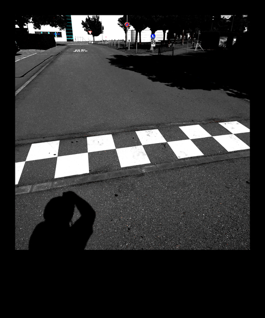 Checkerboard Barrier - ID 012620