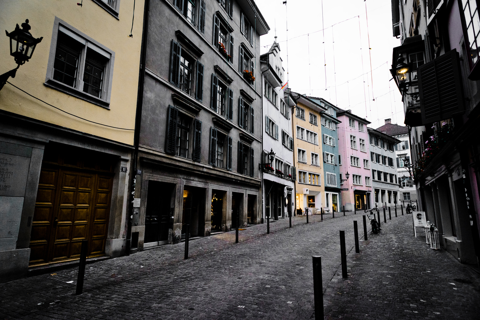 Waiting for First Customer V - ID 012835