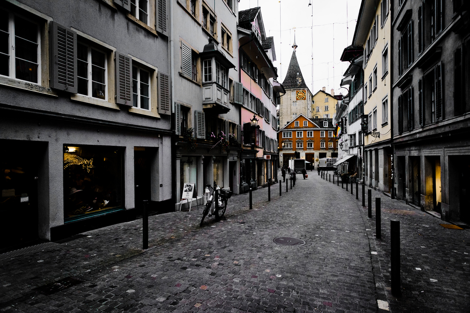 Zurich 9:45 - ID 012836