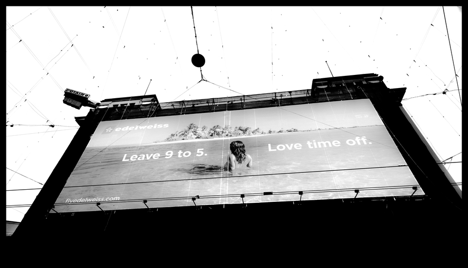 Leave 9 to 5. Love time off. - ID 012884