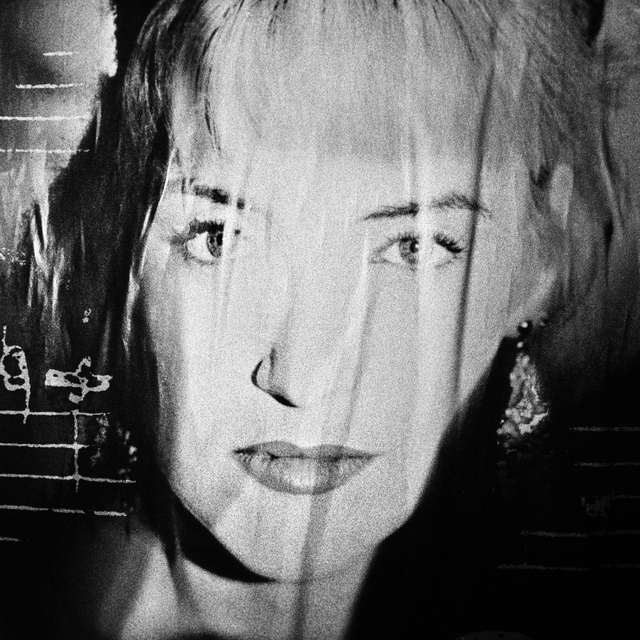 Woman with Wrinkle - ID 012946