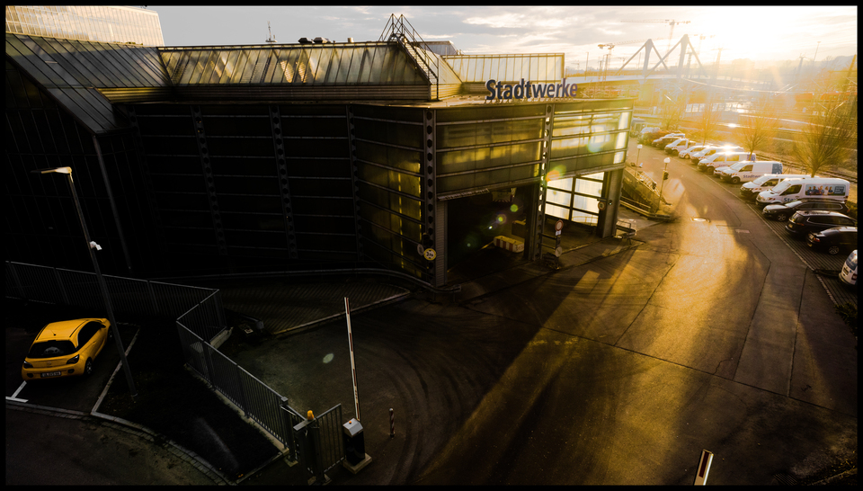Yellow Car Parking - ID 012957