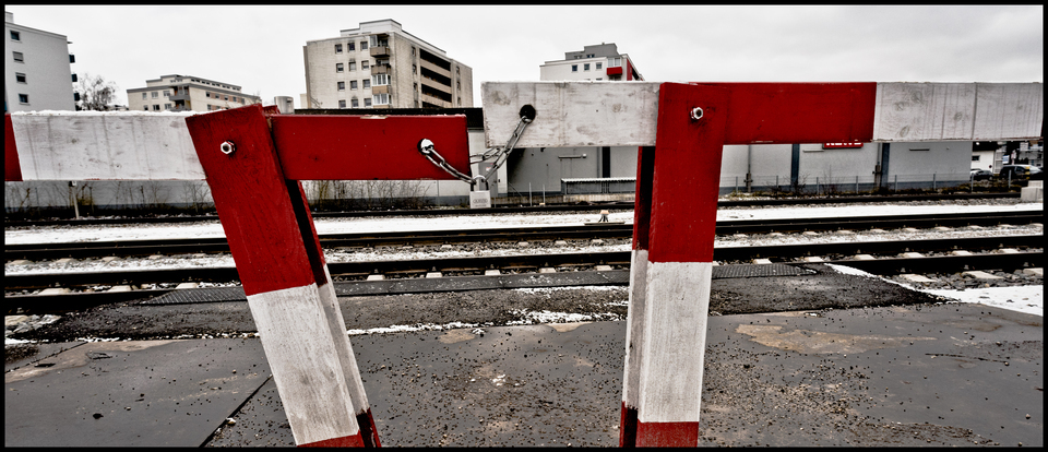 Red White Locked - ID 013058