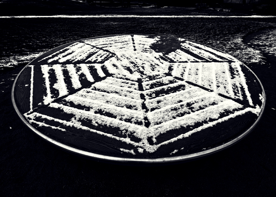 Turntable in Winter - ID 013069