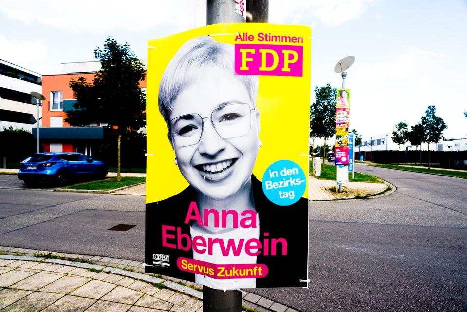 Yellow A. E. - ID 013162