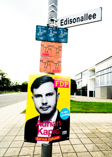 Yellow A. K. - ID 013163