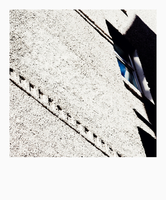 Wall in Sunlight - ID 013172