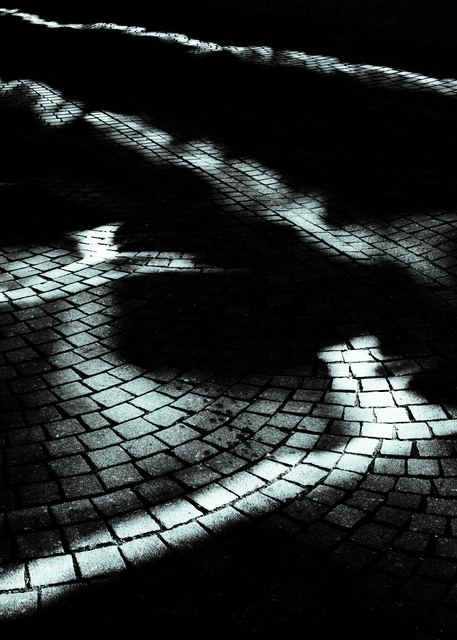 Lightplay on Cobbles VIII - ID 013253