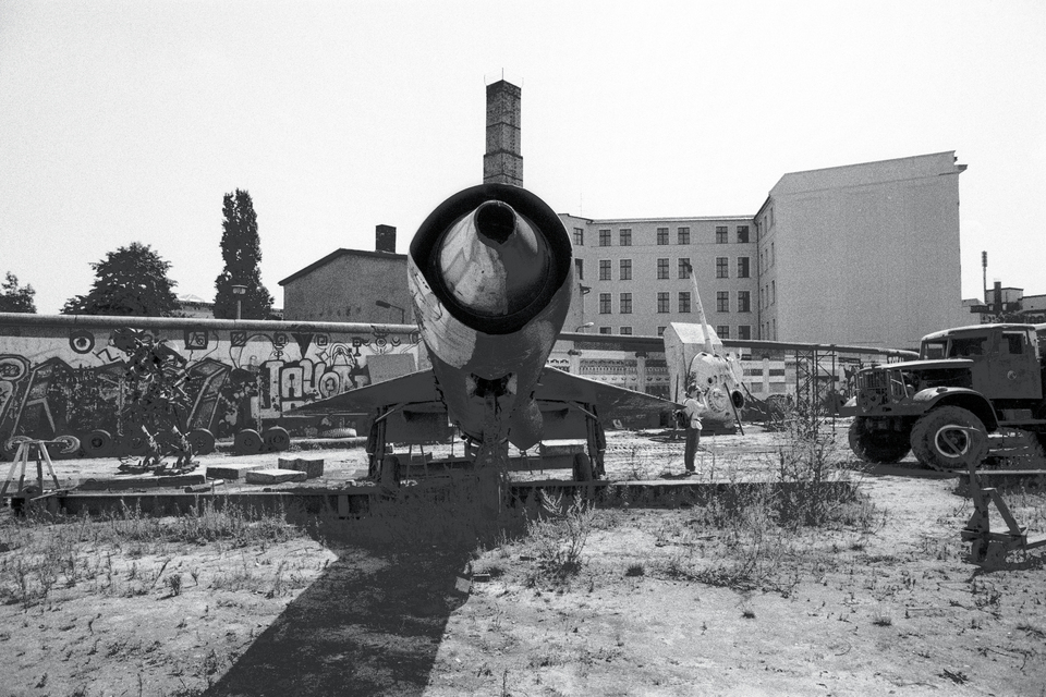 Fighter on the Potsdamer Platz II - ID 013327