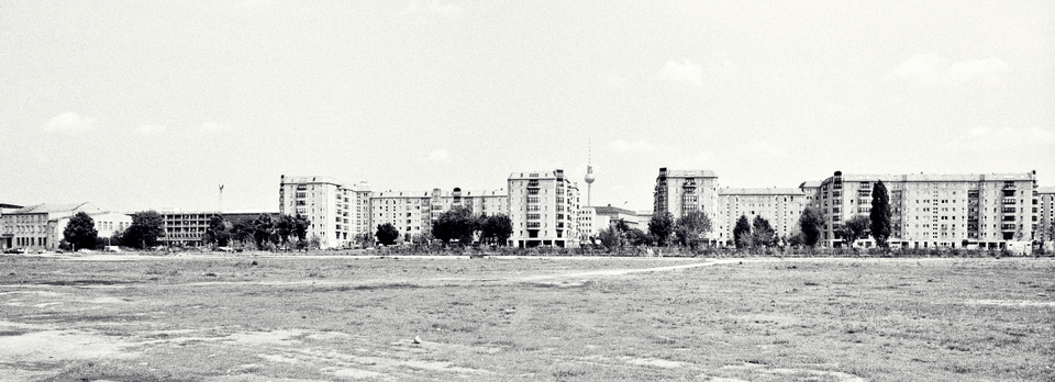 Emptiness on Potsdamer Platz - ID 013331