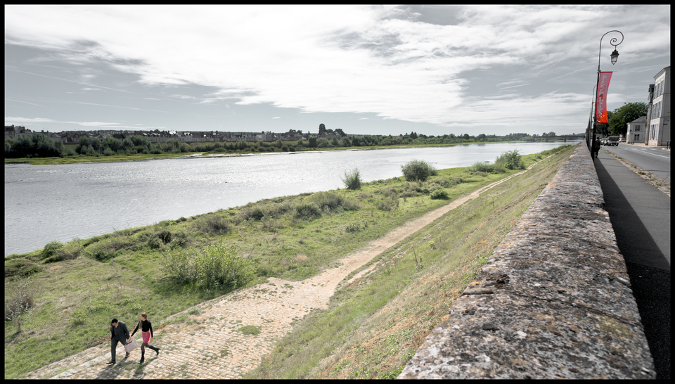 At the Loire in Blois - ID 013410