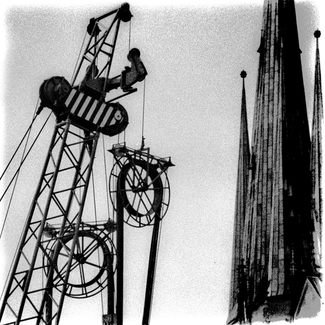 Construction under the Church Spire - ID 013483