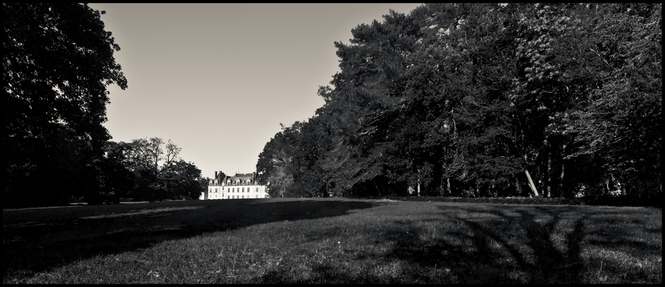 Castle in Garden IV - ID 013516