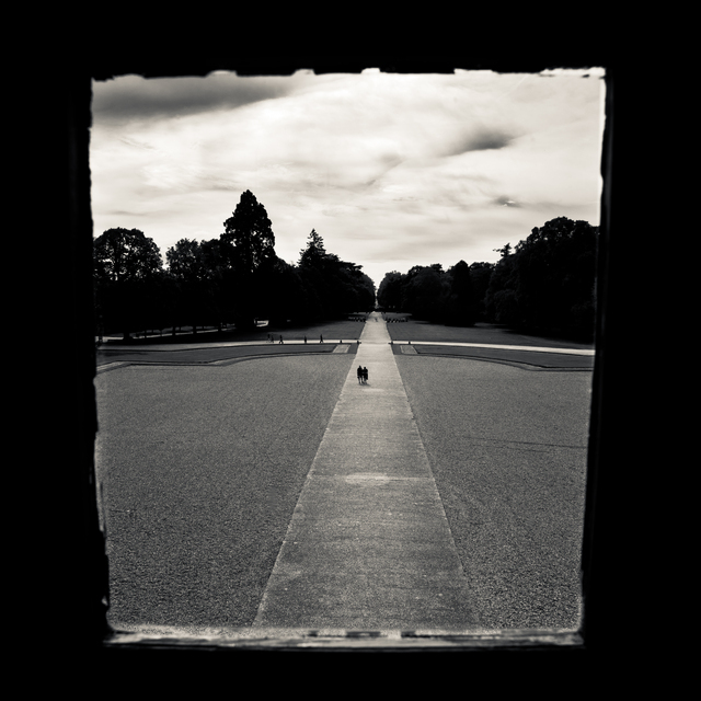 Leaving the Castle II - ID 013562