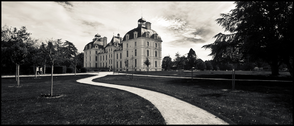 Leaving the Castle III - ID 013563