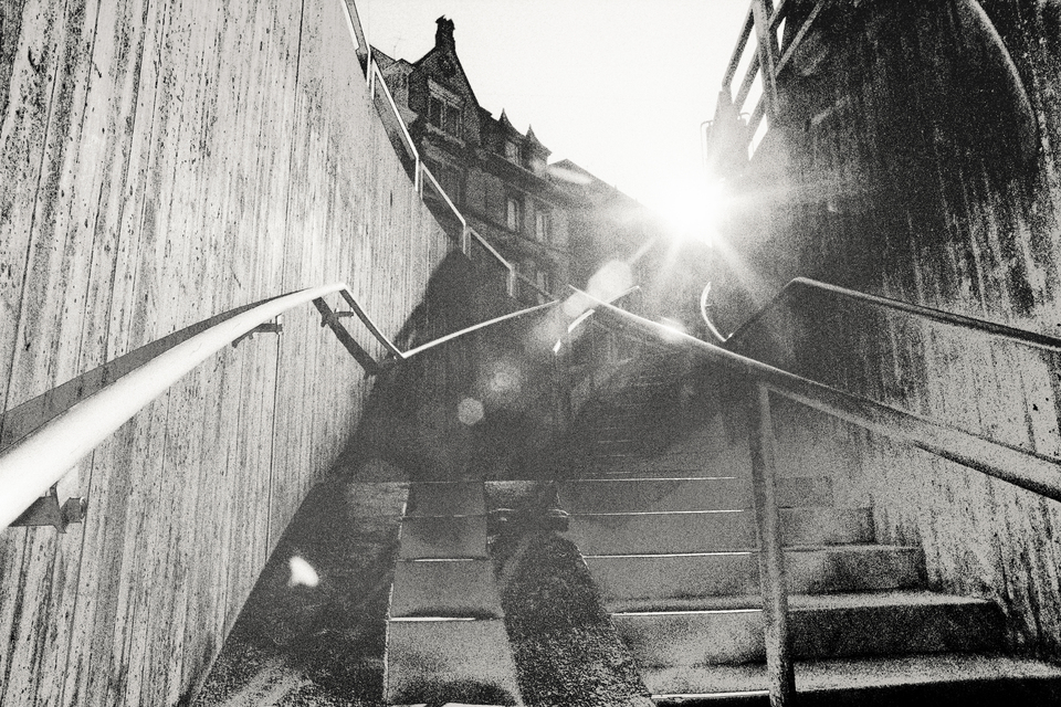 Unterpass with Sun - ID 013580