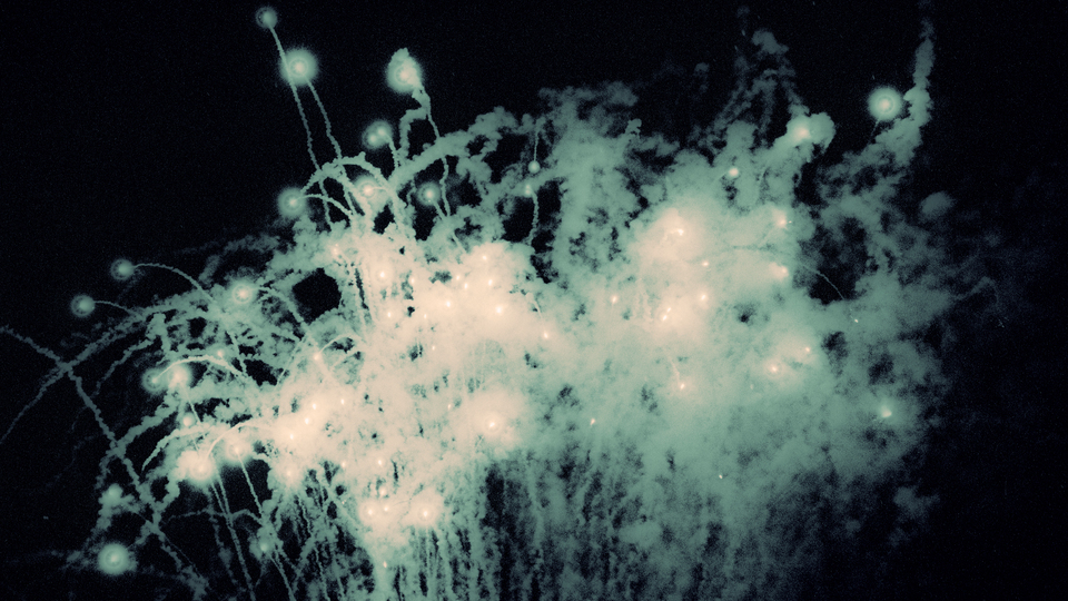 Fireworks above Danube IX - ID 013649