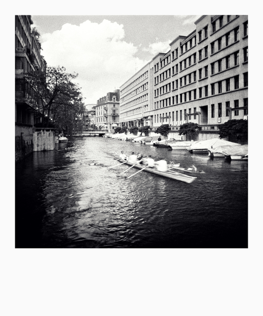 Rowing in the City - ID 013771