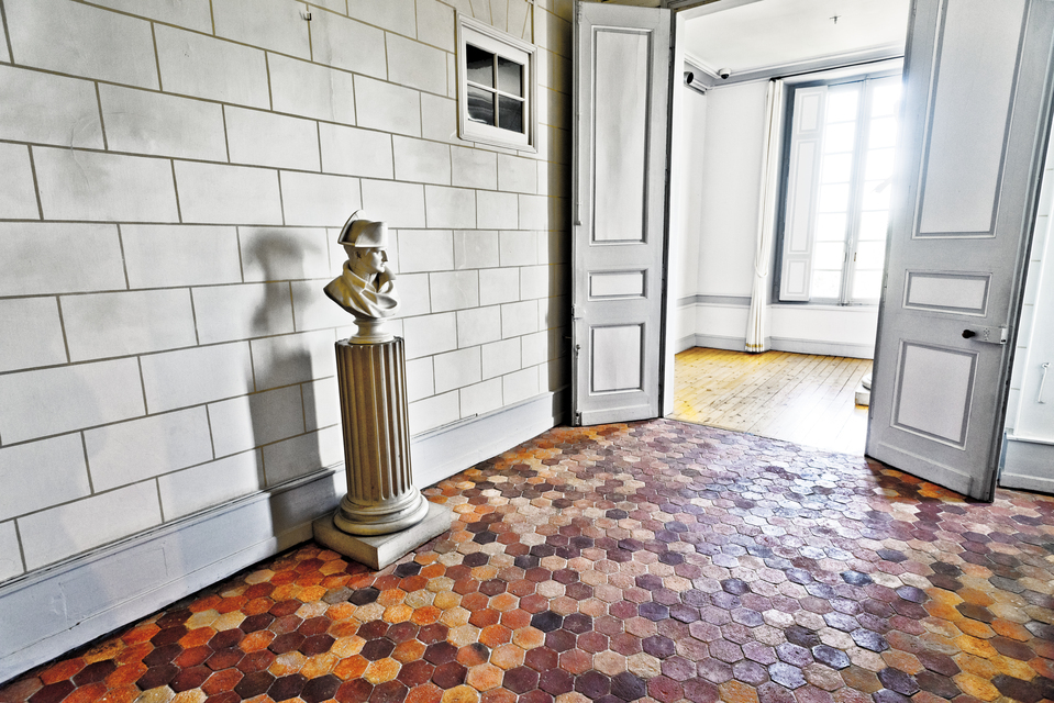 Still Watching - ID 013891