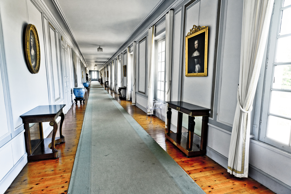 Upper Corridor - ID 013893