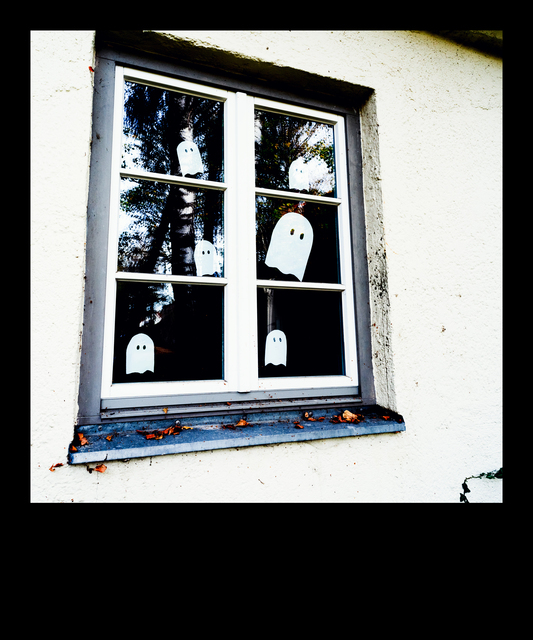 Ghosts - ID 013973