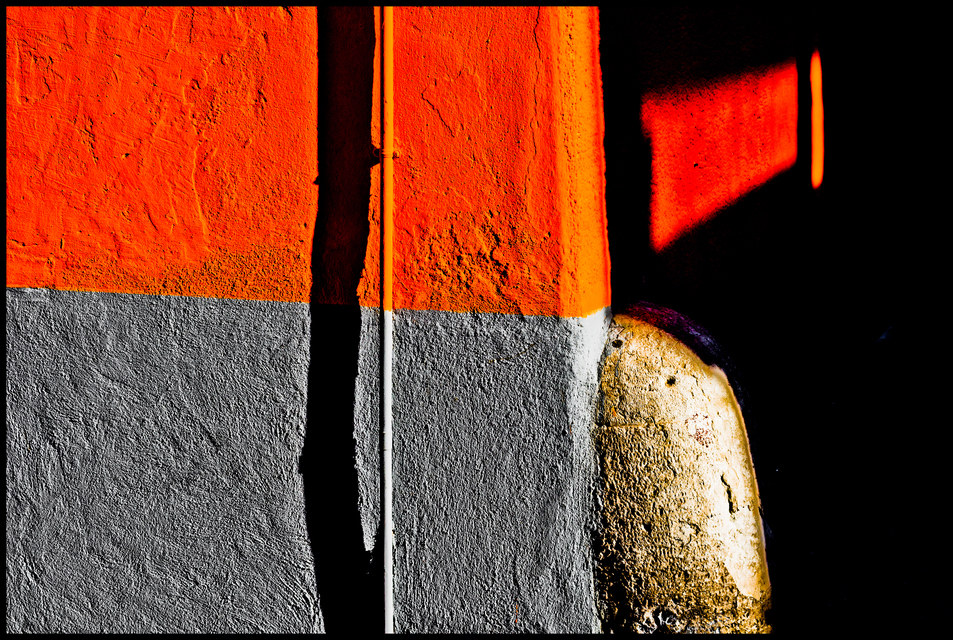 Building Edge Color Light and Shadows - ID 014105