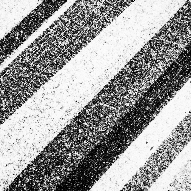 Wheeltraces on Snow I - ID 014386