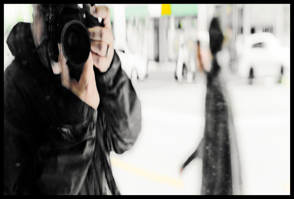 Framimg Picture with Woman - ID 014673